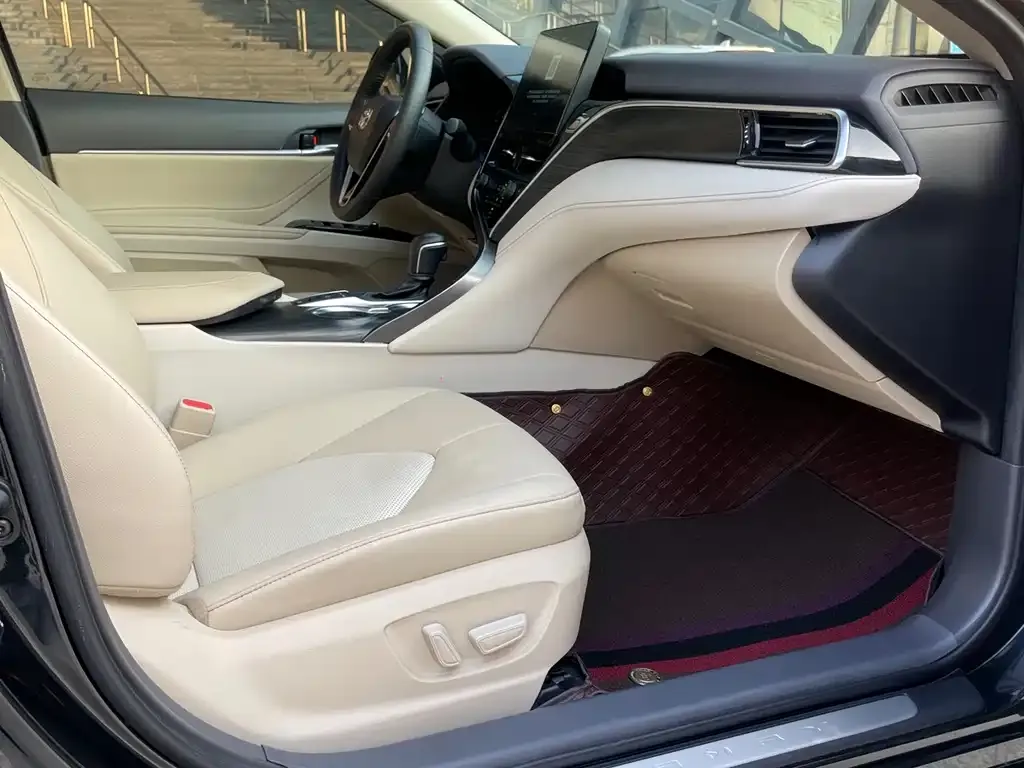 Toyota Camry 2023 из CN, фото 2