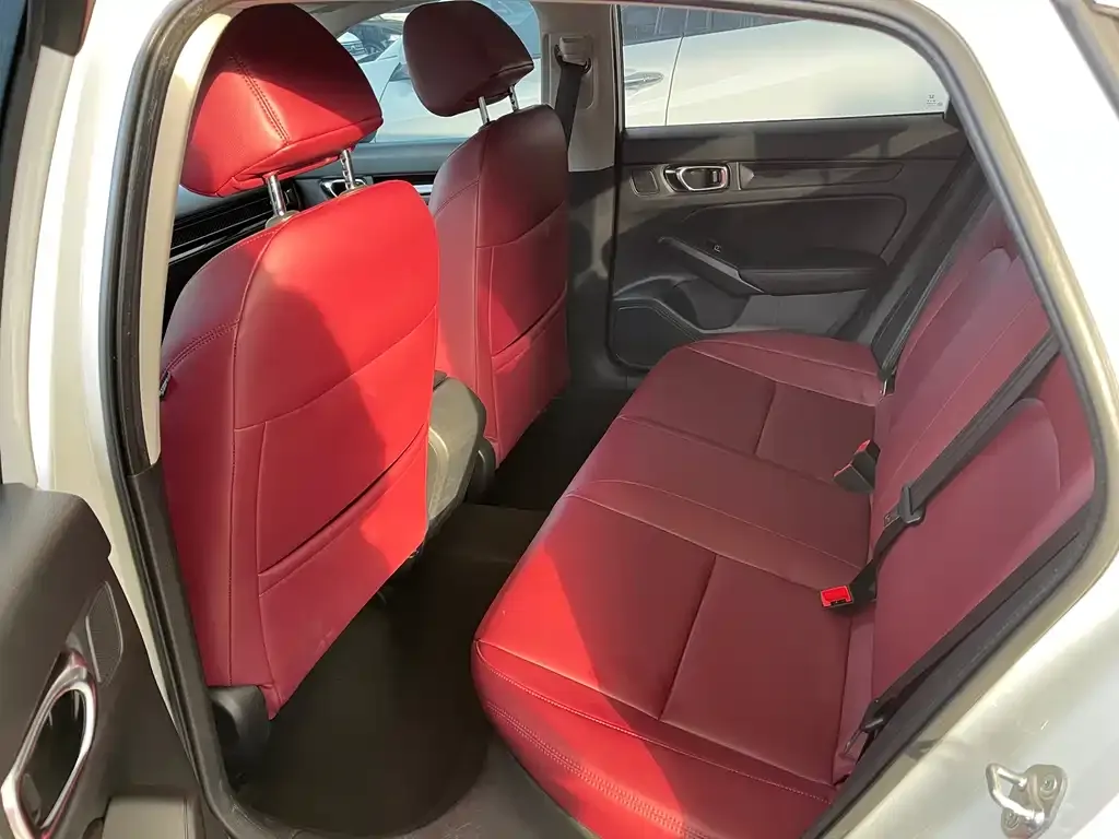 Honda Civic — фото 10