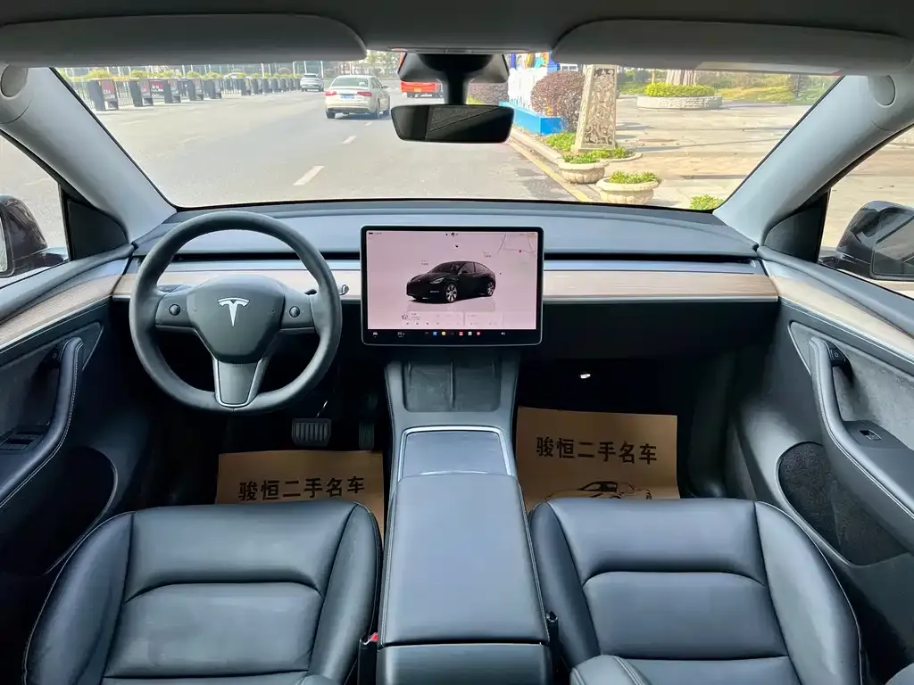 Tesla Model Y — фото 3