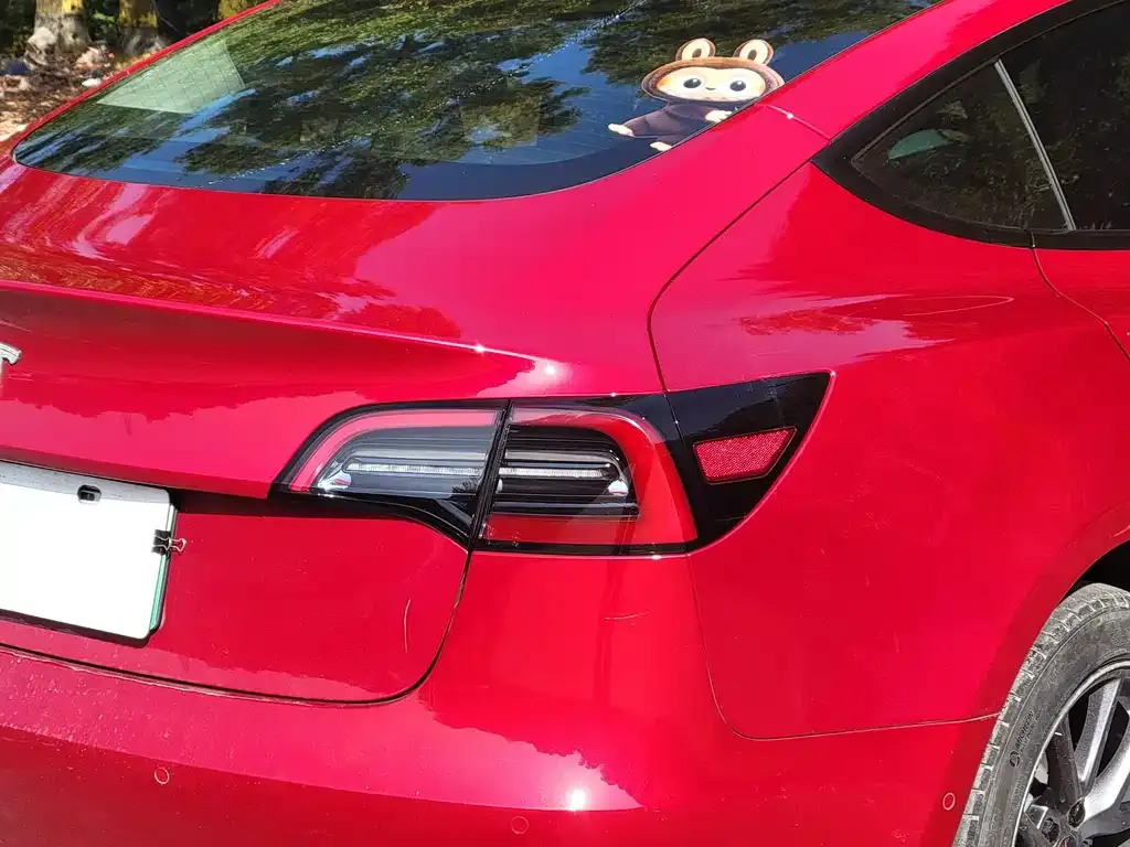 Tesla Model 3 — фото 9