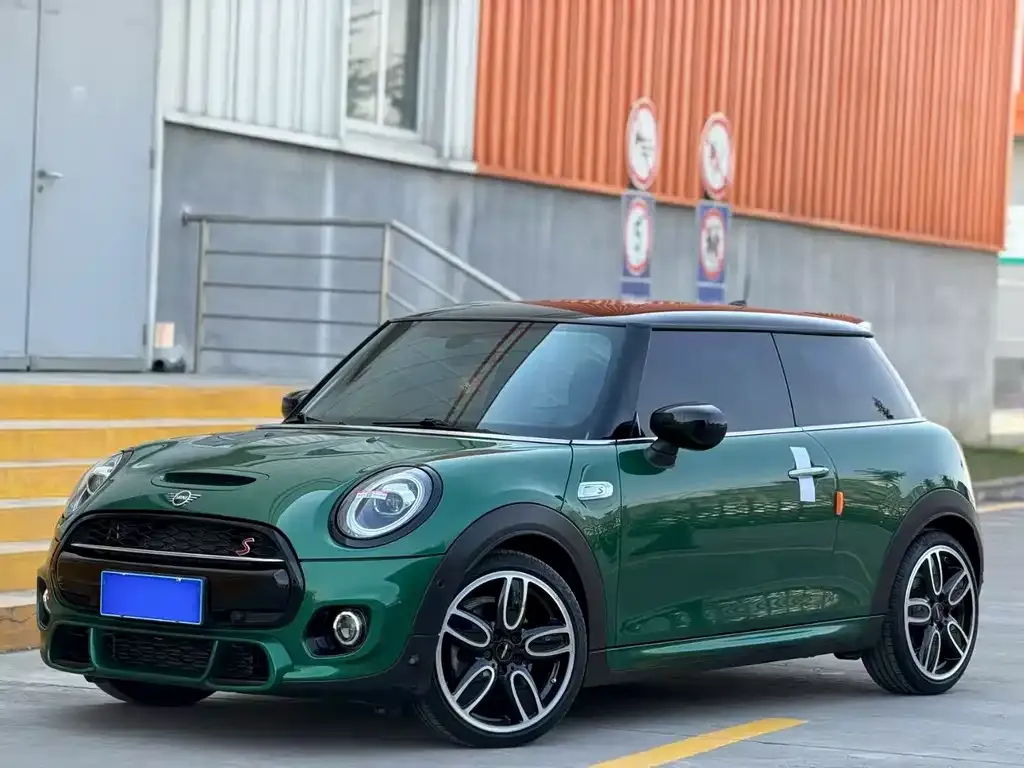 MINI Cooper (3-door) — фото 1