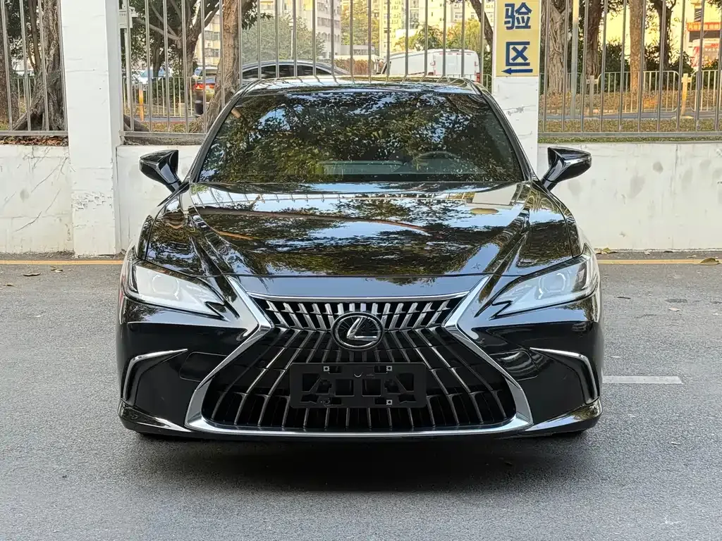 Lexus ES — фото 8