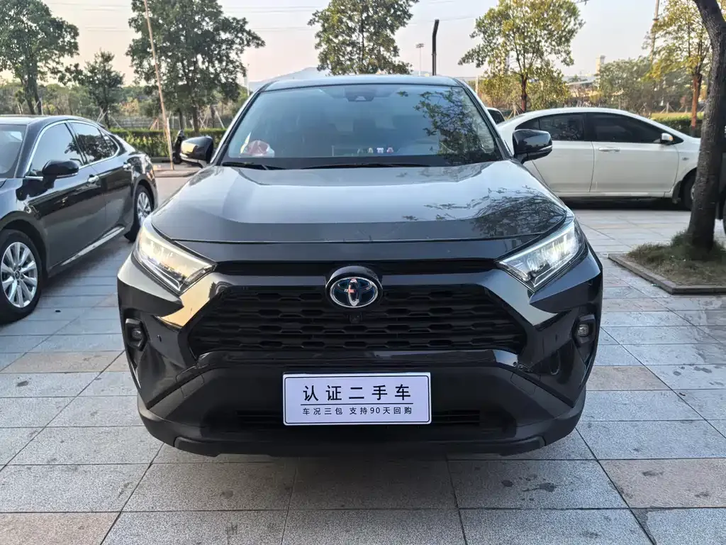 Toyota RAV4 2023 из CN, фото 8