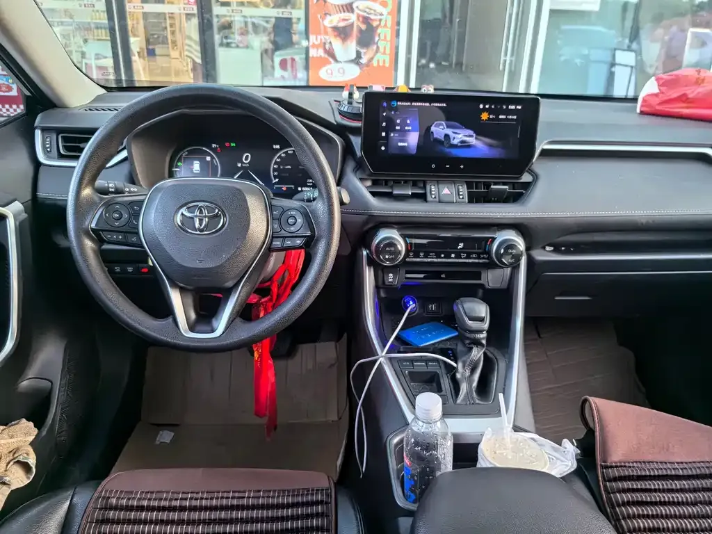 Toyota RAV4 2023 из CN, фото 7