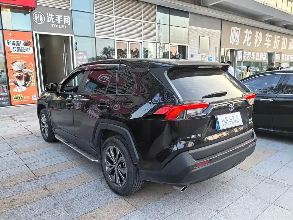 Toyota RAV4 2023 из CN, фото 5