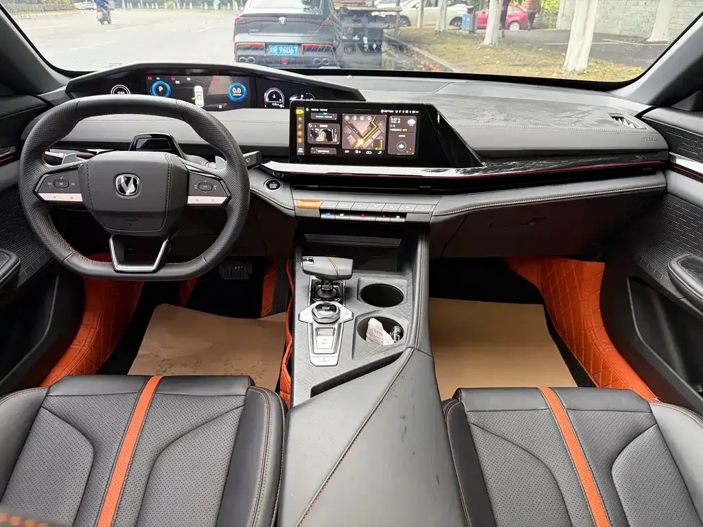 Changan UNI-V 2024 из CN, фото 8
