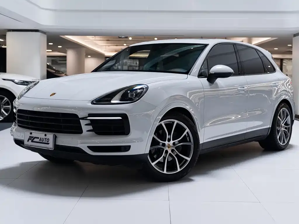 Porsche Cayenne — фото 1