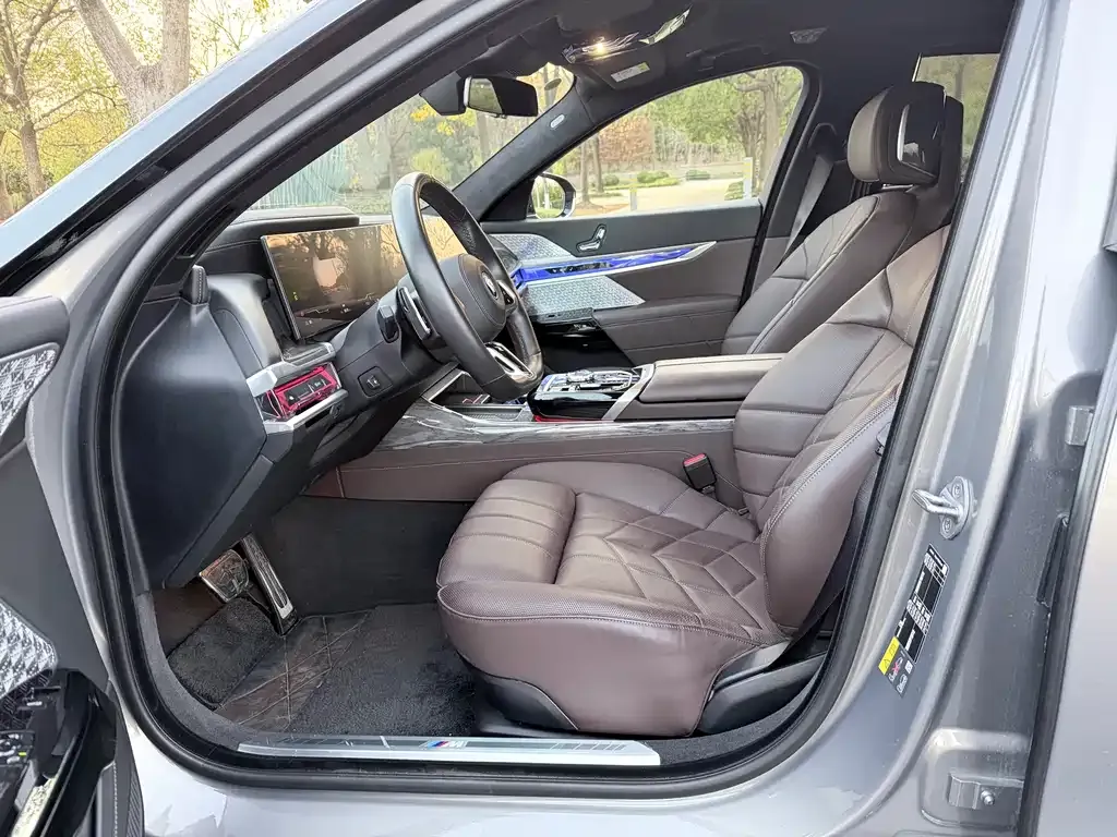 BMW i7 2024 из CN, фото 2