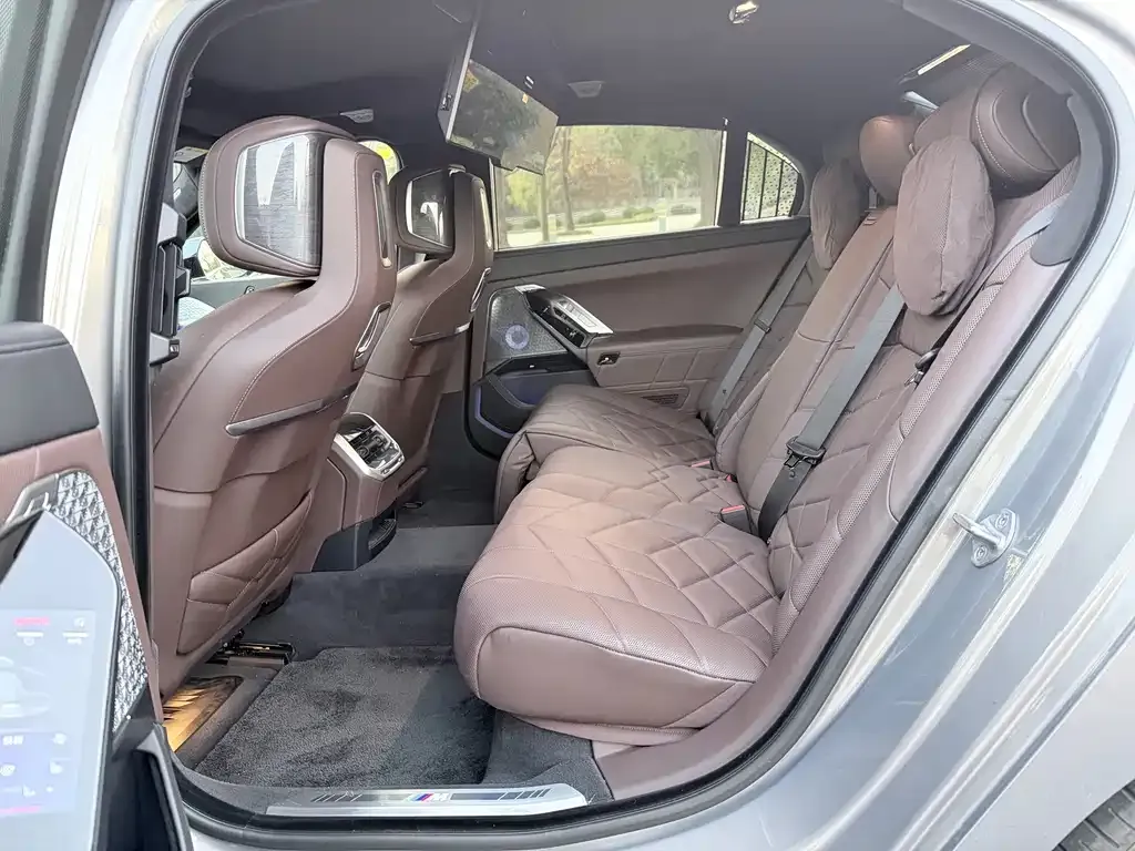 BMW i7 2024 из CN, фото 3