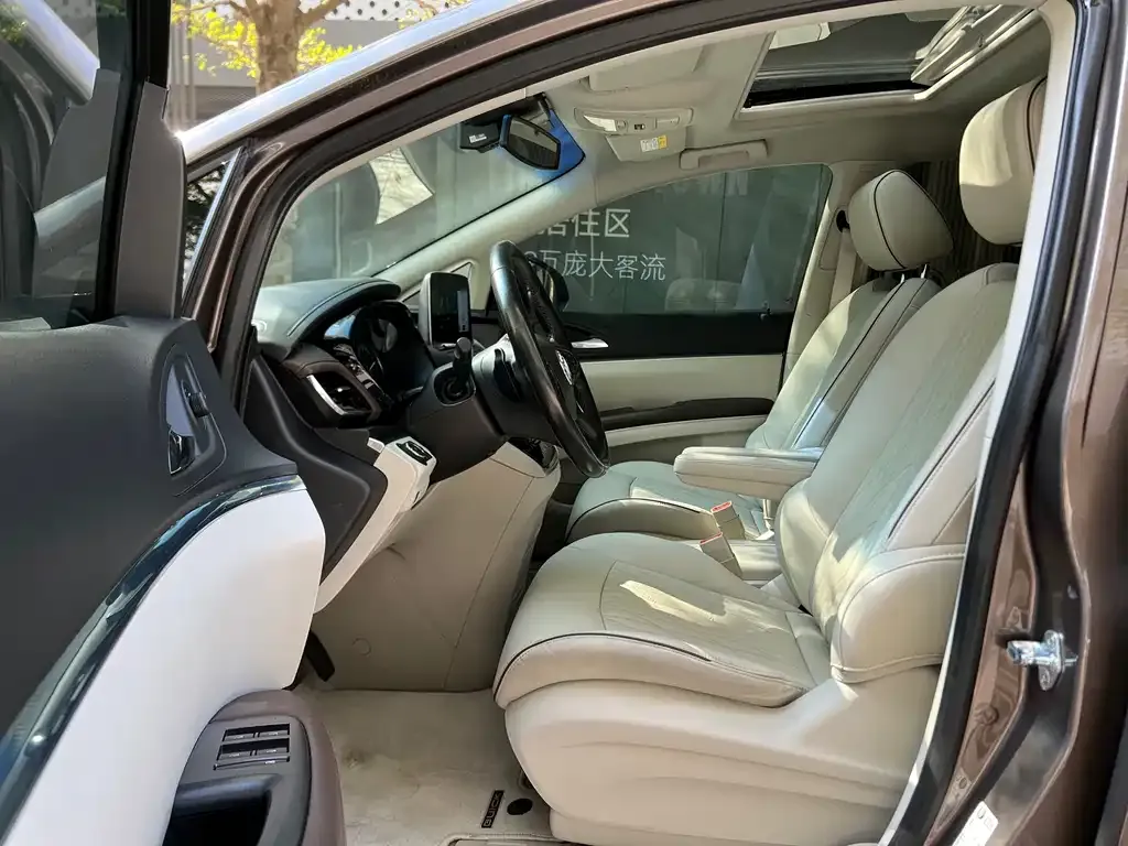Buick GL8 2022 из CN, фото 8