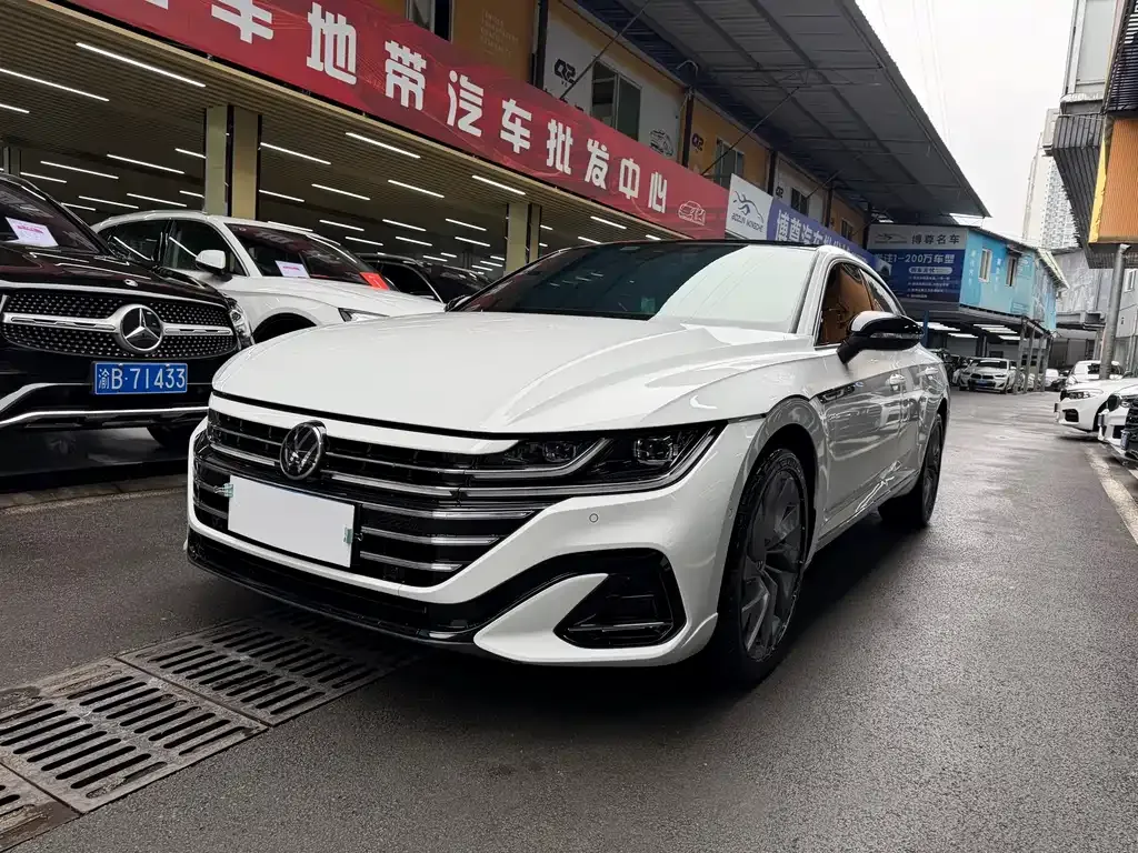 Volkswagen CC 2023 из CN, фото 1