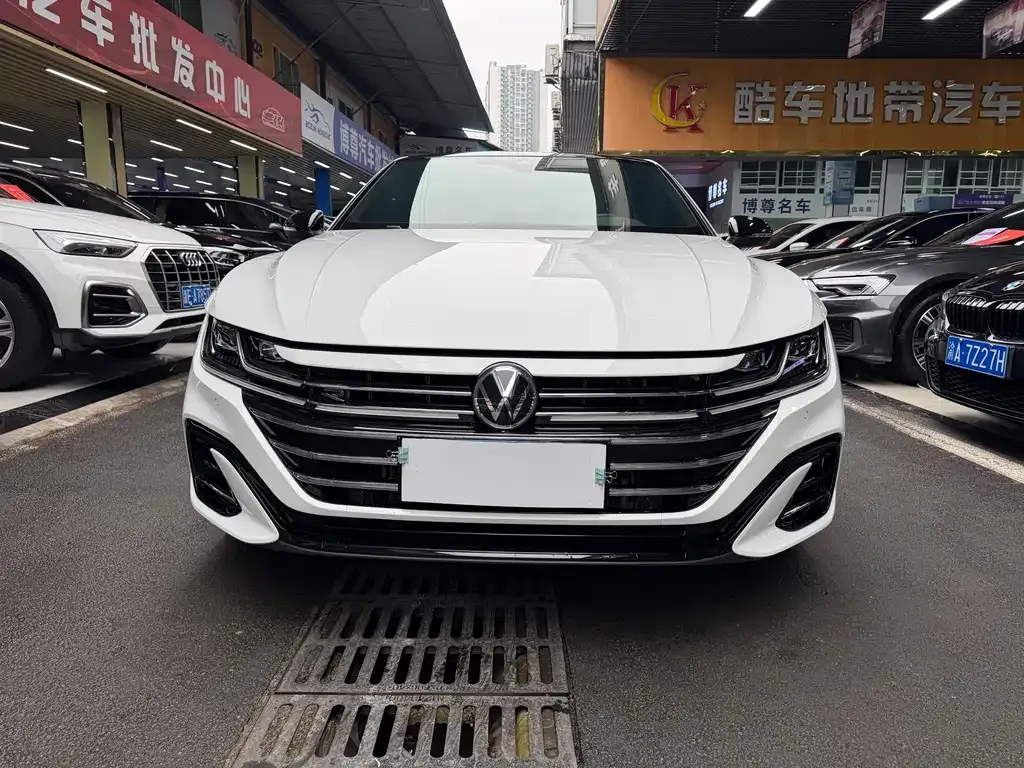 Volkswagen CC 2023 из CN, фото 9