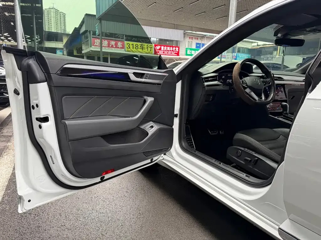 Volkswagen CC 2023 из CN, фото 7