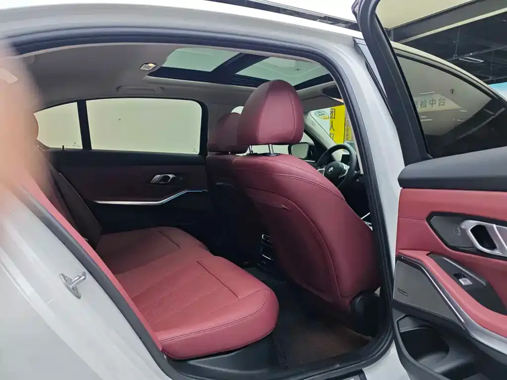 BMW 3 Series 2024 из CN, фото 4