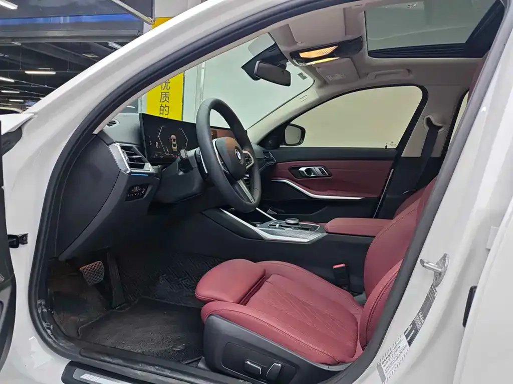 BMW 3 Series 2024 из CN, фото 9