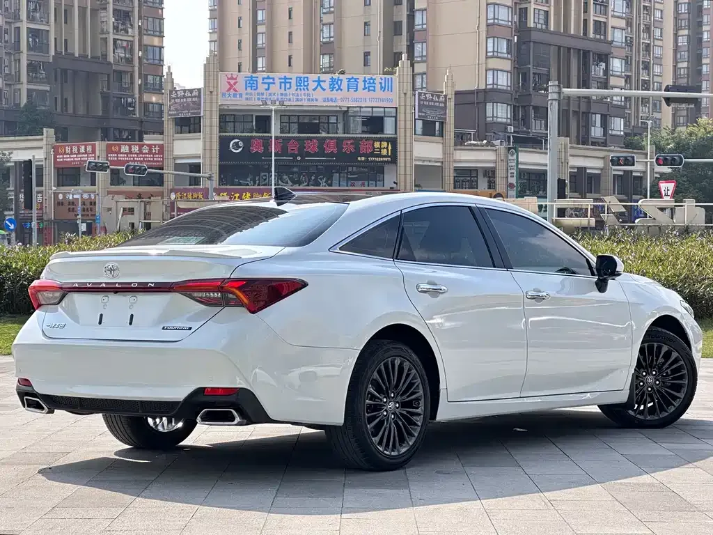 Toyota Avalon — фото 10