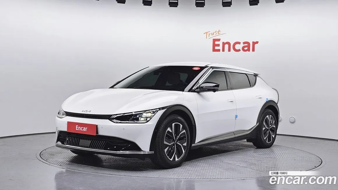 Kia EV6 — фото 1