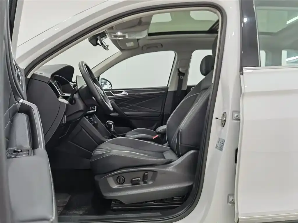 Volkswagen Tiguan L 2023 из CN, фото 4