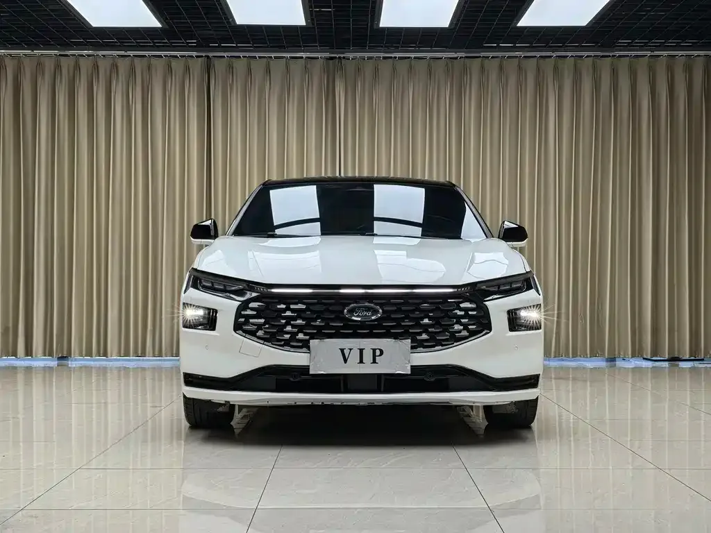 Ford Mondeo 2023 из CN, фото 2