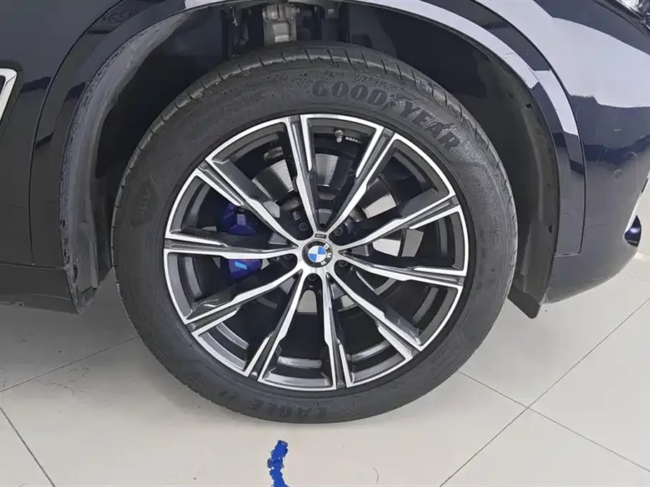 BMW X5 — фото 9