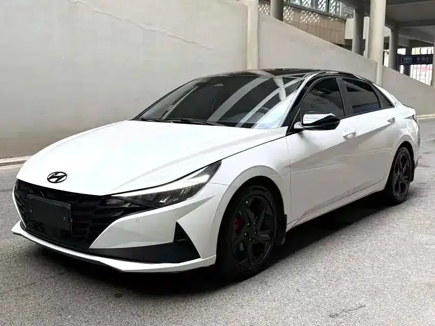 Hyundai Elantra 2023 из CN, фото 1