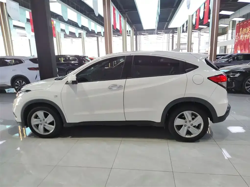 Honda Vezel 2021 из CN, фото 10