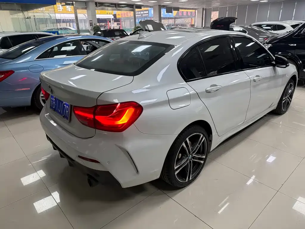 BMW 1 Series 2023 из CN, фото 2