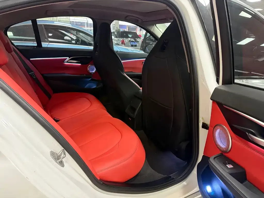 BMW 1 Series 2023 из CN, фото 4