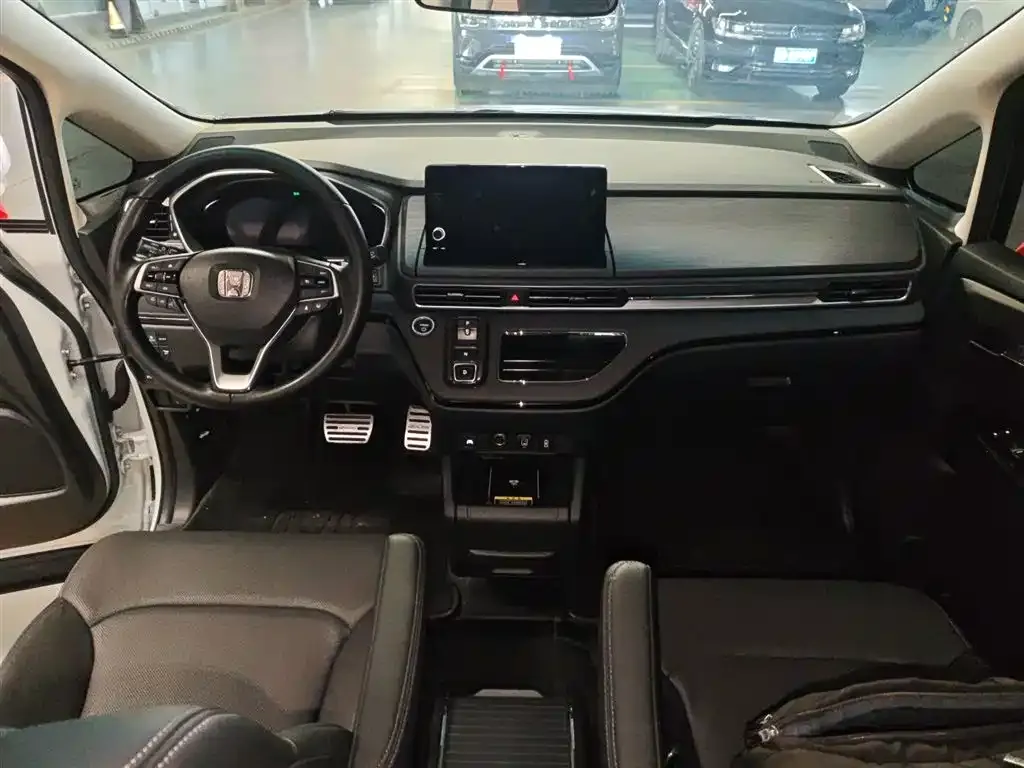 Honda Elysion 2024 из CN, фото 3