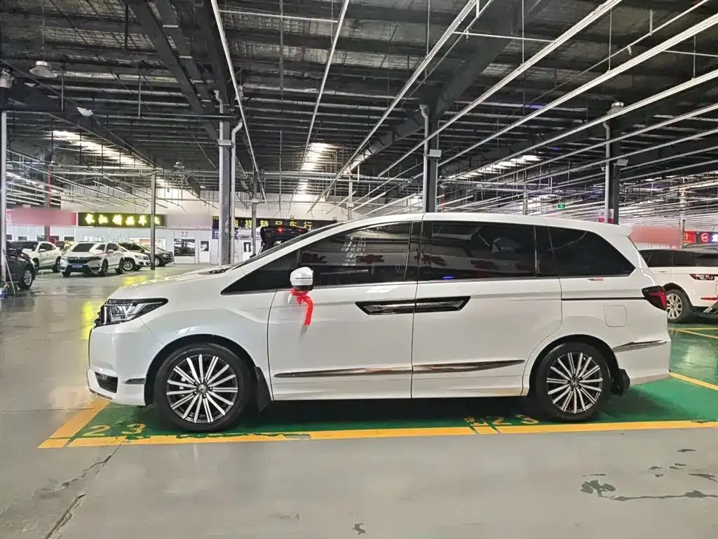 Honda Elysion 2024 из CN, фото 2