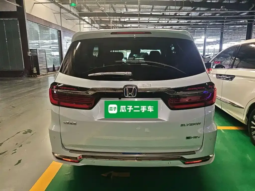 Honda Elysion 2024 из CN, фото 4