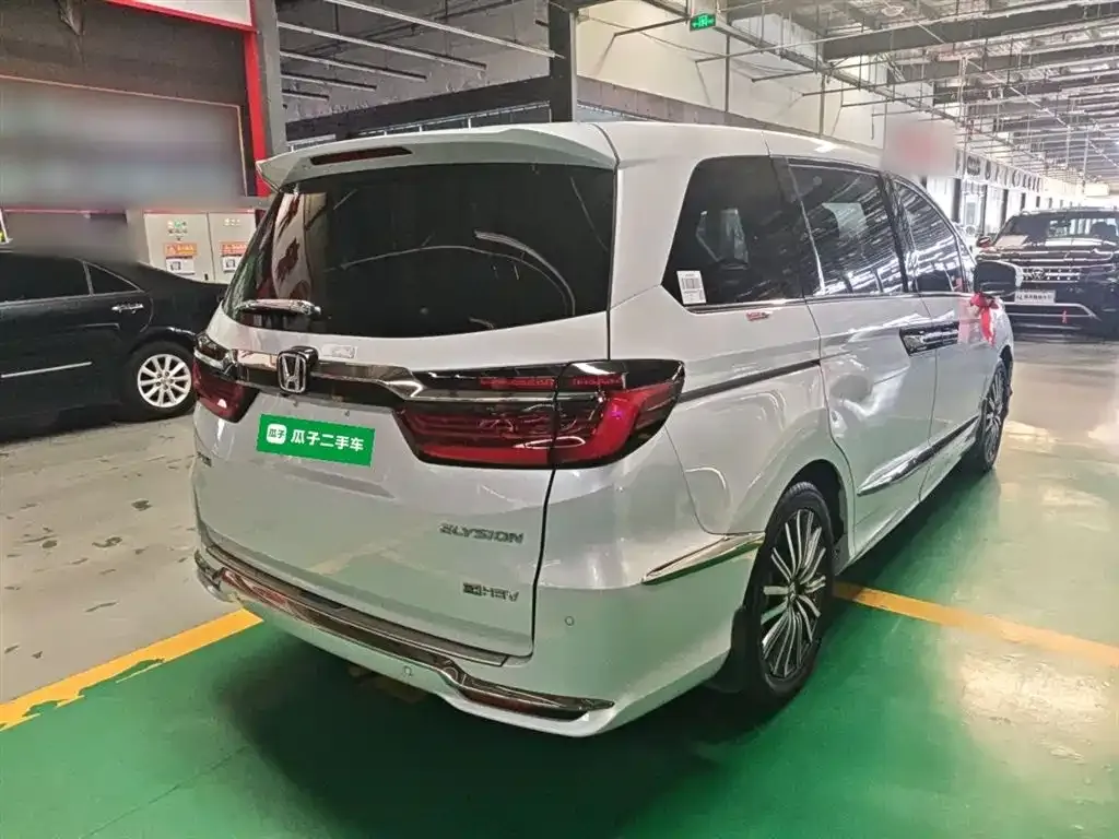 Honda Elysion 2024 из CN, фото 6