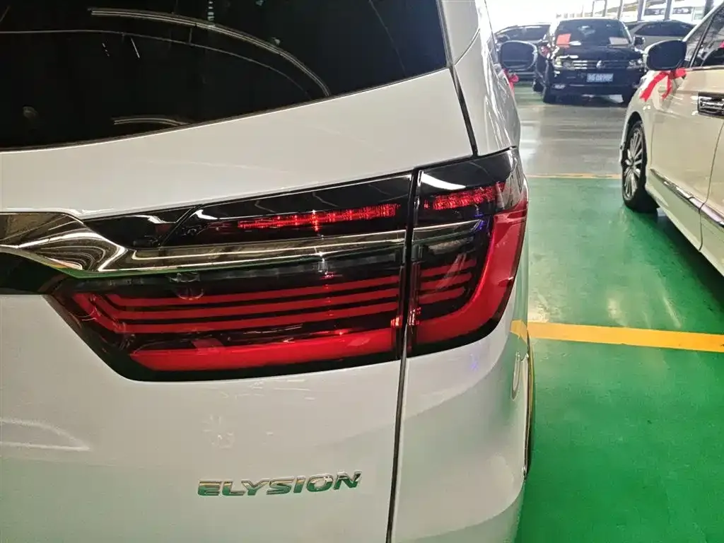 Honda Elysion 2024 из CN, фото 7