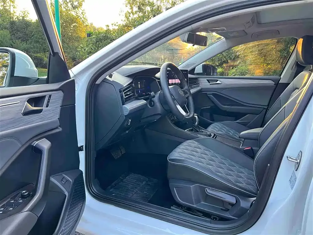 Volkswagen Sagitar 2023 из CN, фото 4
