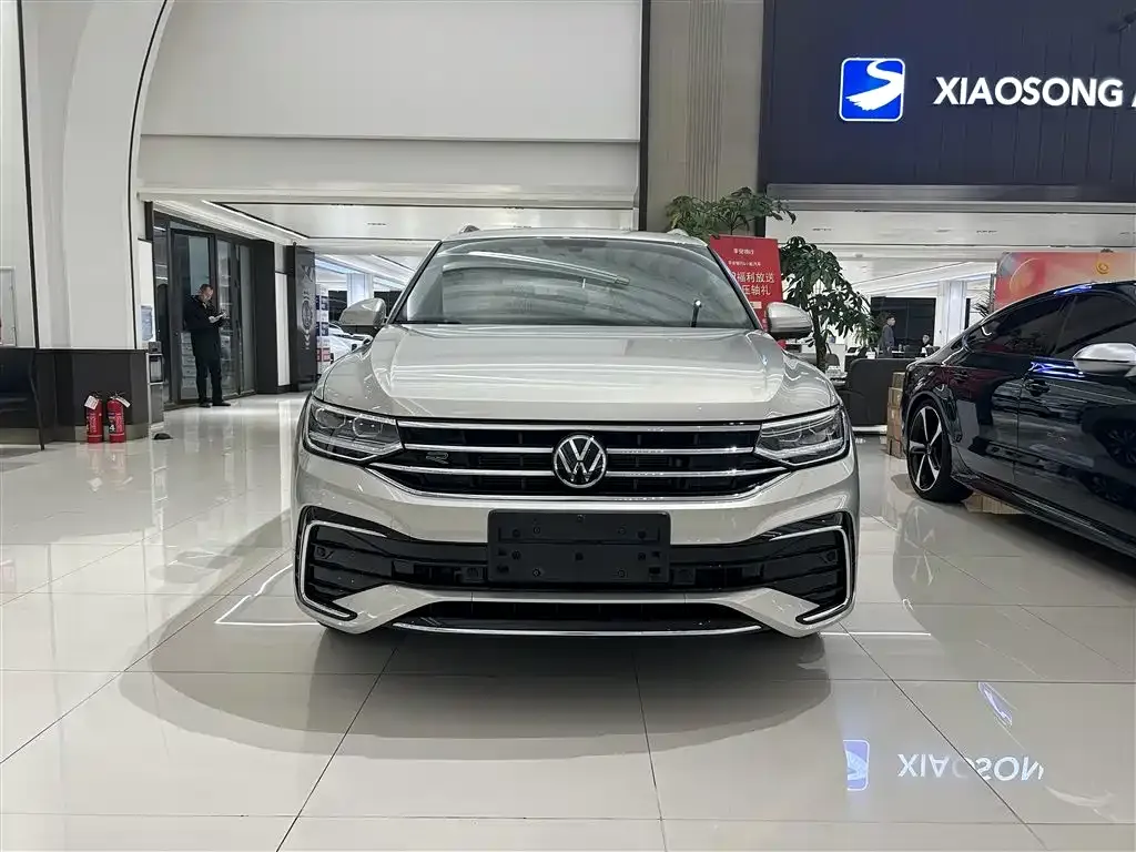 Volkswagen Tiguan L 2022 из CN, фото 2