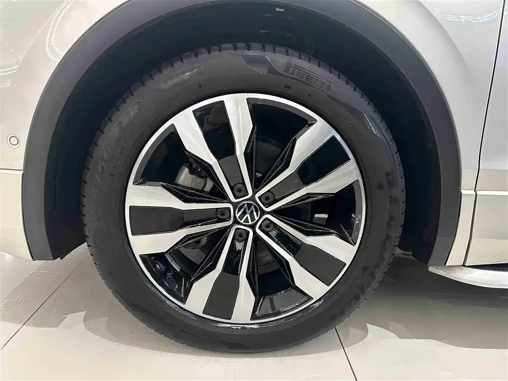 Volkswagen Tiguan L 2022 из CN, фото 4