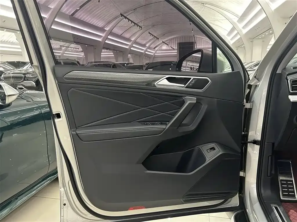 Volkswagen Tiguan L 2022 из CN, фото 5