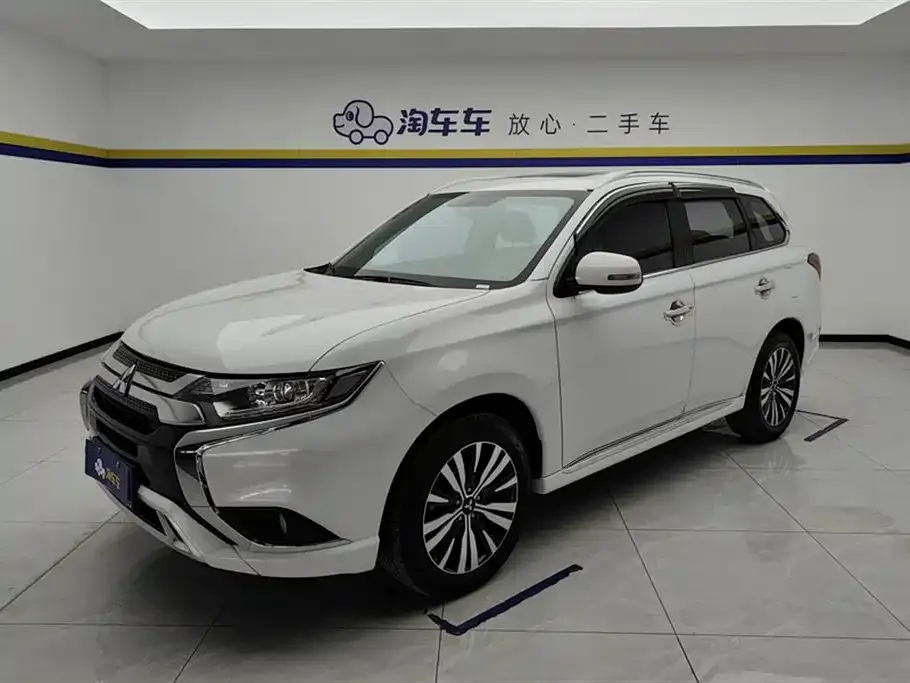 Mitsubishi Outlander 2022 из CN, фото 1
