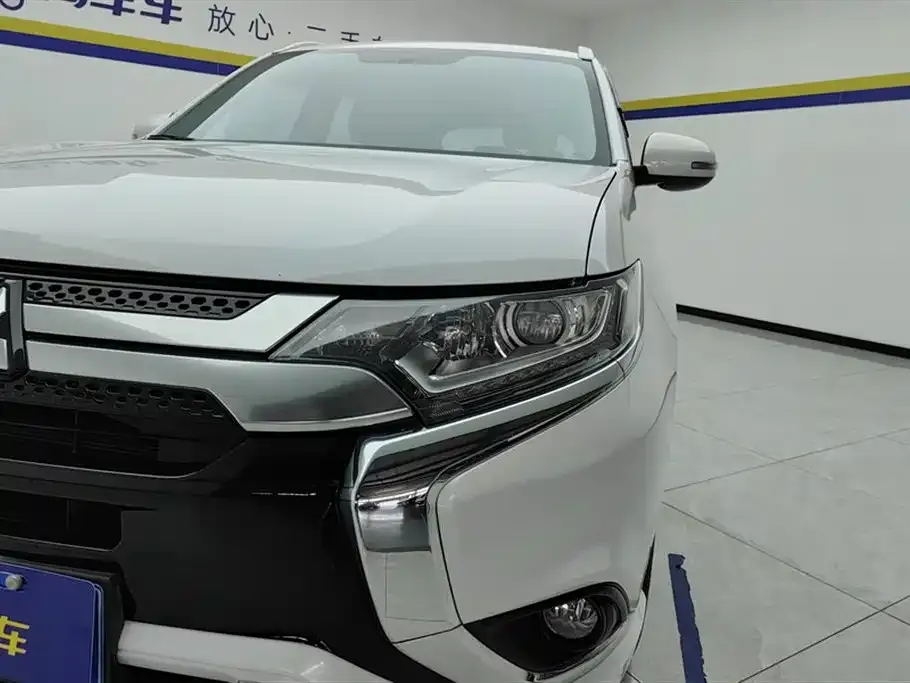 Mitsubishi Outlander 2022 из CN, фото 5