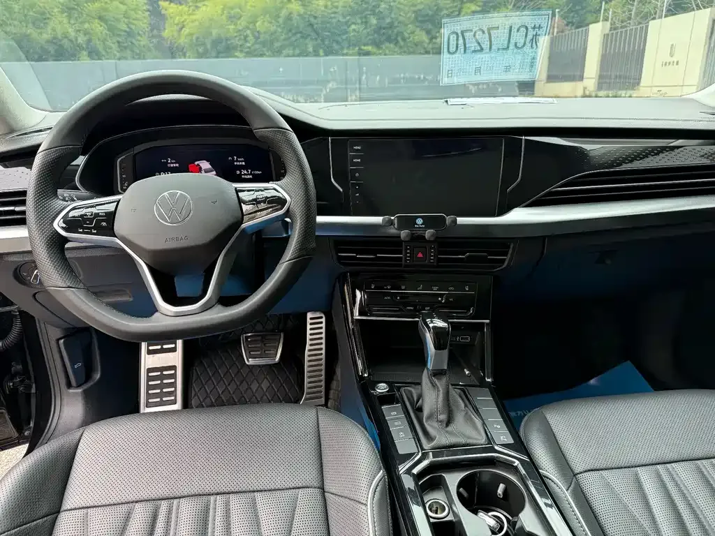 Volkswagen Passat 2023 из CN, фото 7