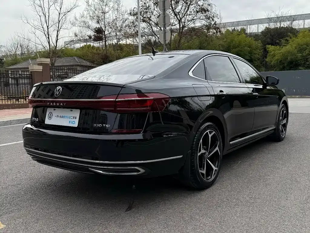 Volkswagen Passat 2023 из CN, фото 8