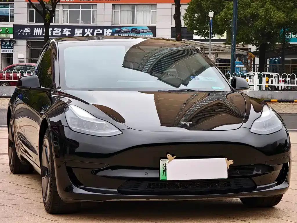 Tesla Model 3 — фото 3
