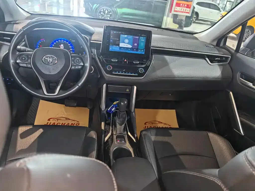 Toyota Corolla Cross 2022 из CN, фото 8