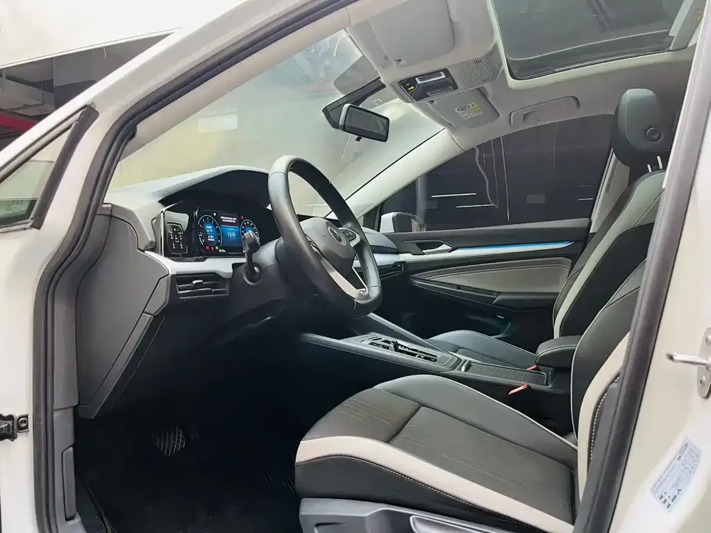 Volkswagen Golf 2022 из CN, фото 7