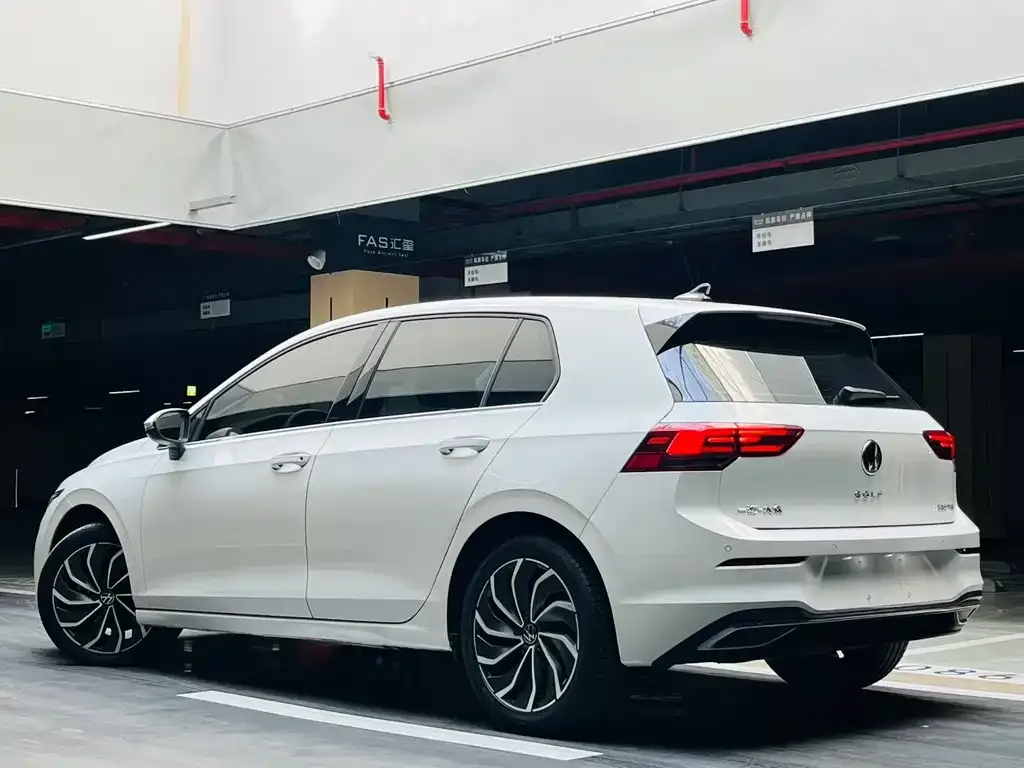 Volkswagen Golf 2022 из CN, фото 8