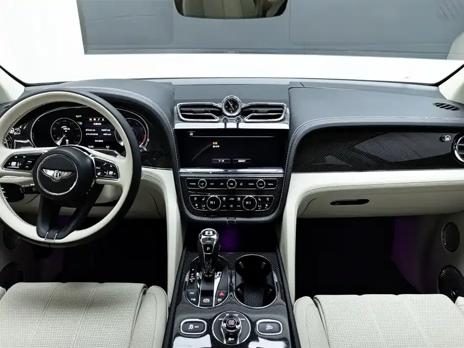 Bentley Bentayga 2023 из CN, фото 8