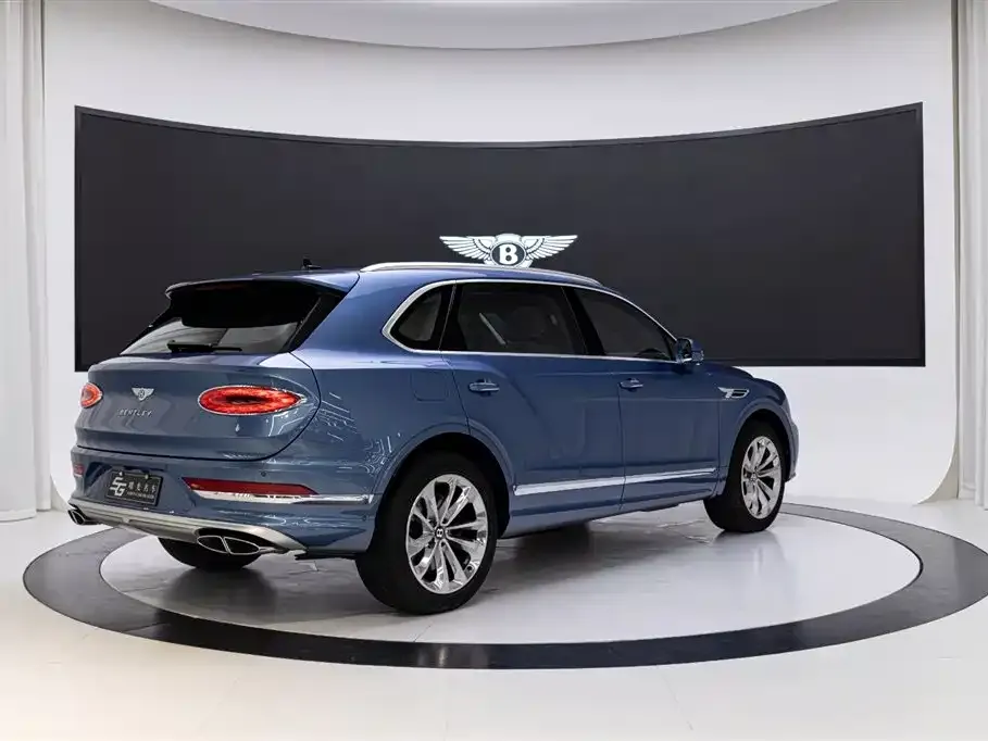 Bentley Bentayga 2023 из CN, фото 4