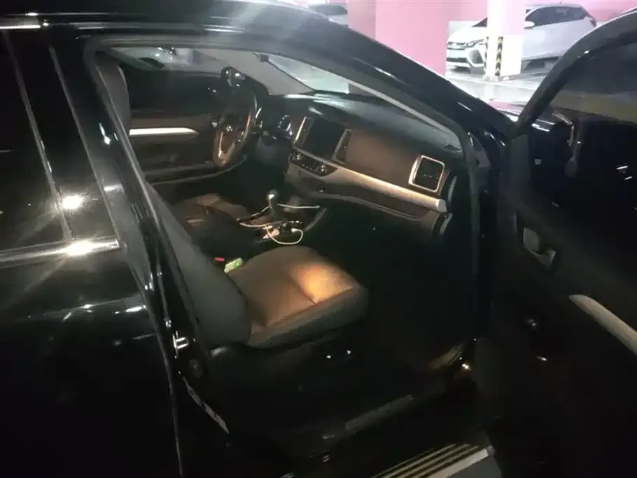 Toyota Highlander 2021 из CN, фото 5