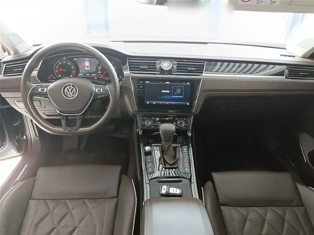 Volkswagen Phideon 2022 из CN, фото 3