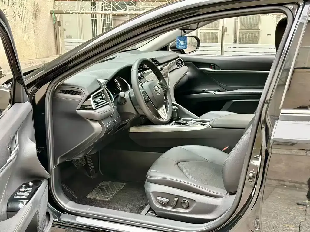 Toyota Camry 2021 из CN, фото 4